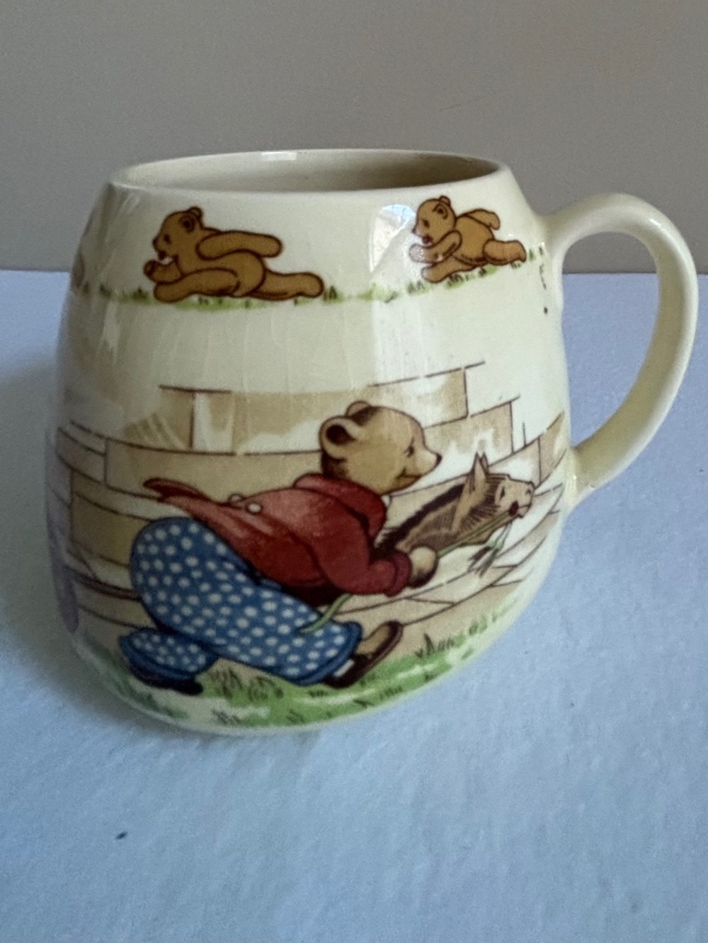 Sylvac Child's Mug with Bear on the Go, #3742